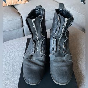Distressed Rogue Zipper Boots